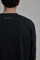 BLACK LONGSLEEVE TEE