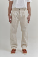 PLEATED WORKER CHINO ECRU