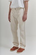 PLEATED WORKER CHINO ECRU