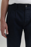 PLEATED WORKER CHINO BLUE